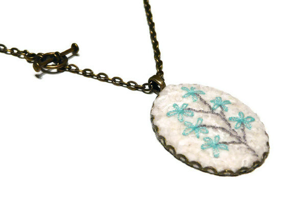 Antique Embroidery Pendant Nedklace Wool Turquoise Flower