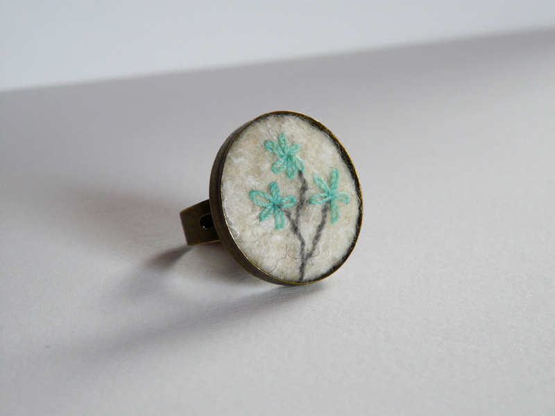 Felt Brass Embroidery Ring White Turquoise Flowers Antique Bronze Jewelry Ring